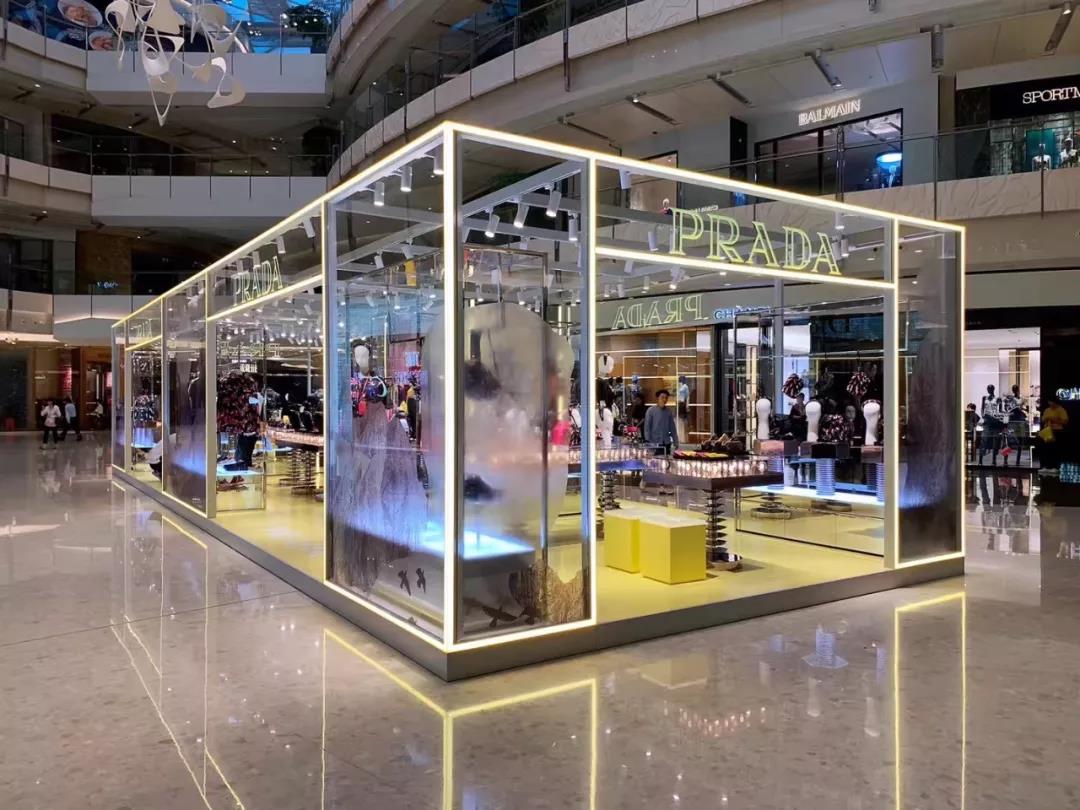 2019 PradaThunder系列快閃店，在上海IFC國際金融中心、香港海港城舉辦！