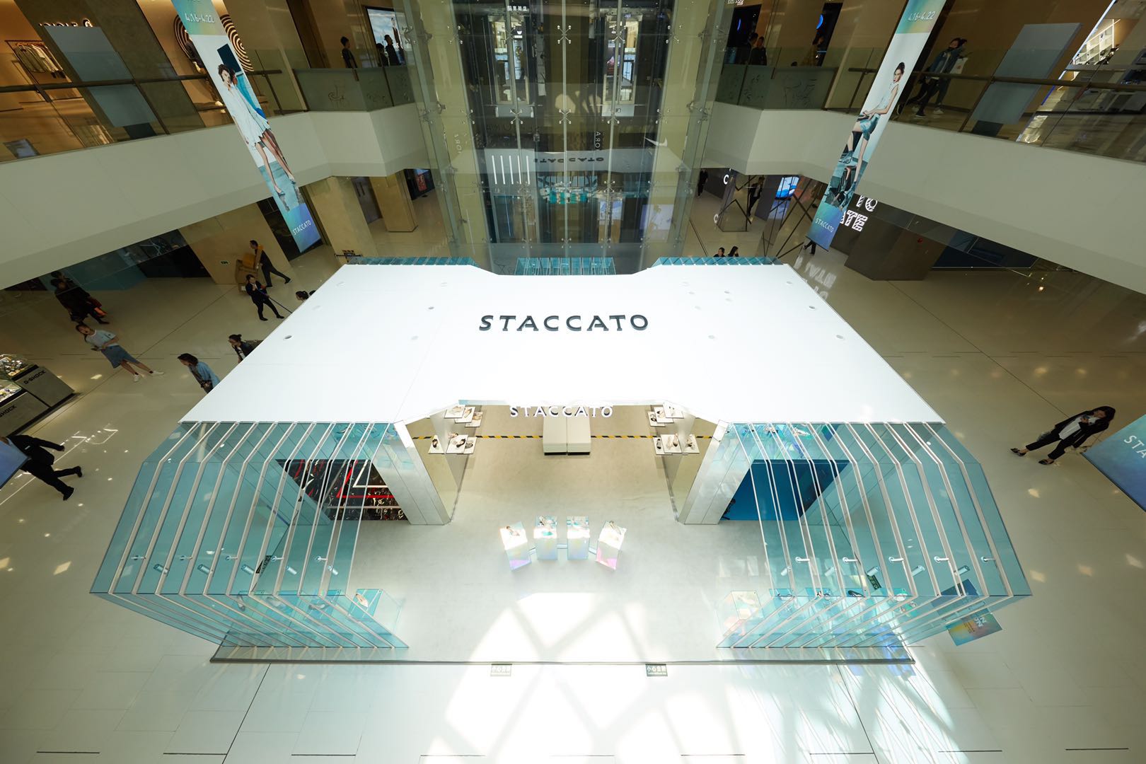 STACCATO現(xiàn)代幻想快閃空間，登陸北京東方廣場！